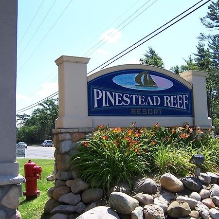 Pinestead Reef Resort Traverse City Exteriör bild