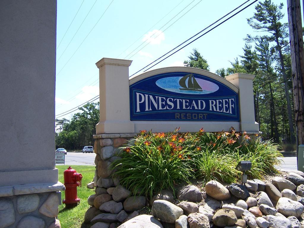 Pinestead Reef Resort Traverse City Exteriör bild
