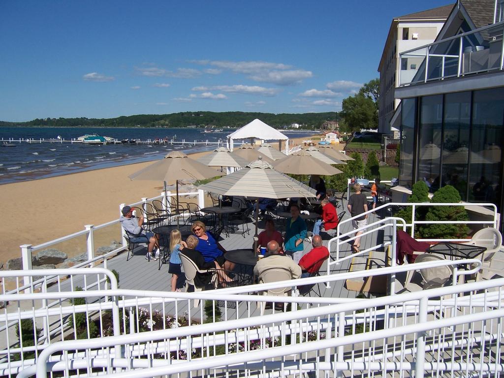 Pinestead Reef Resort Traverse City Exteriör bild