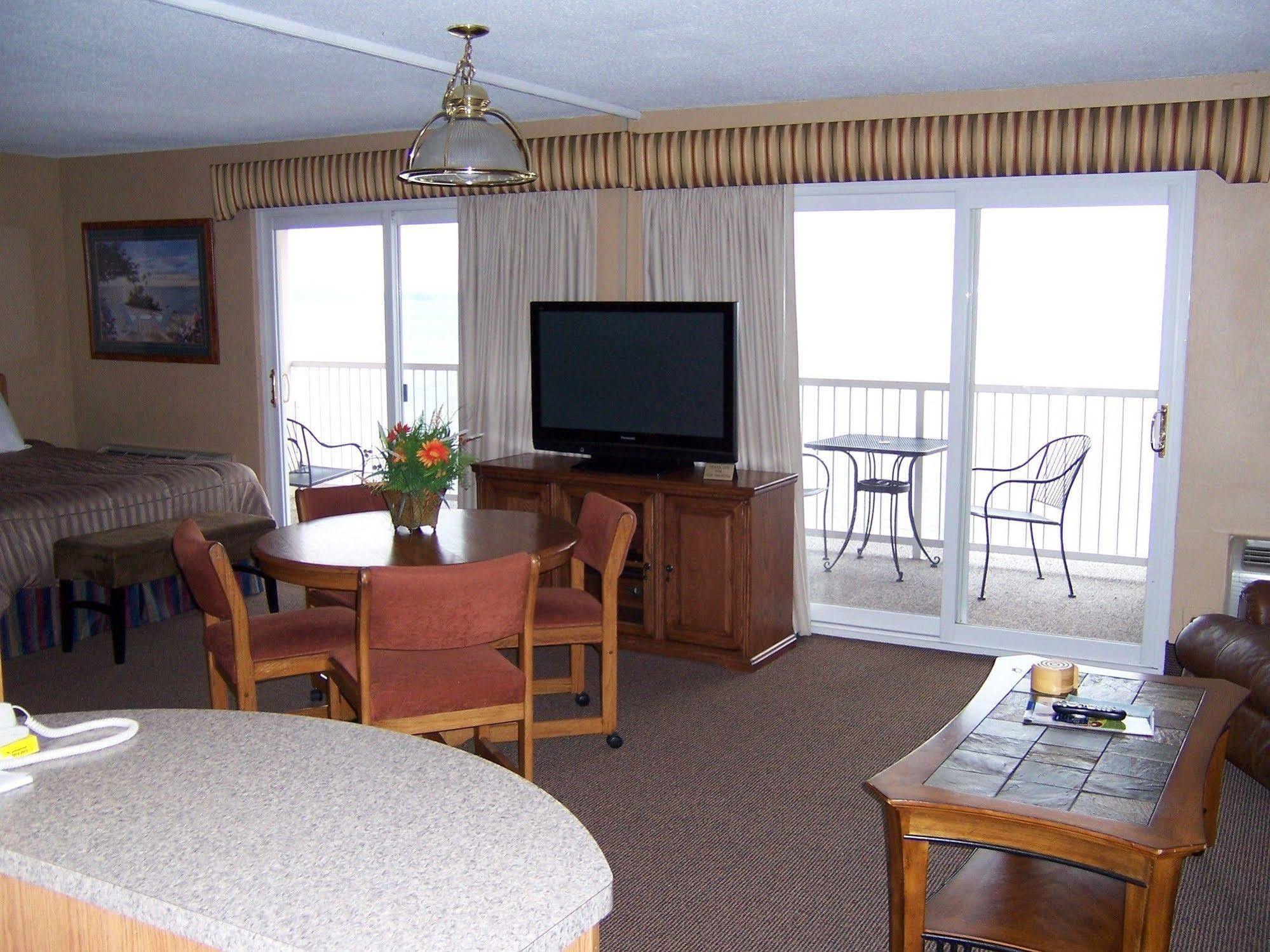 Pinestead Reef Resort Traverse City Exteriör bild