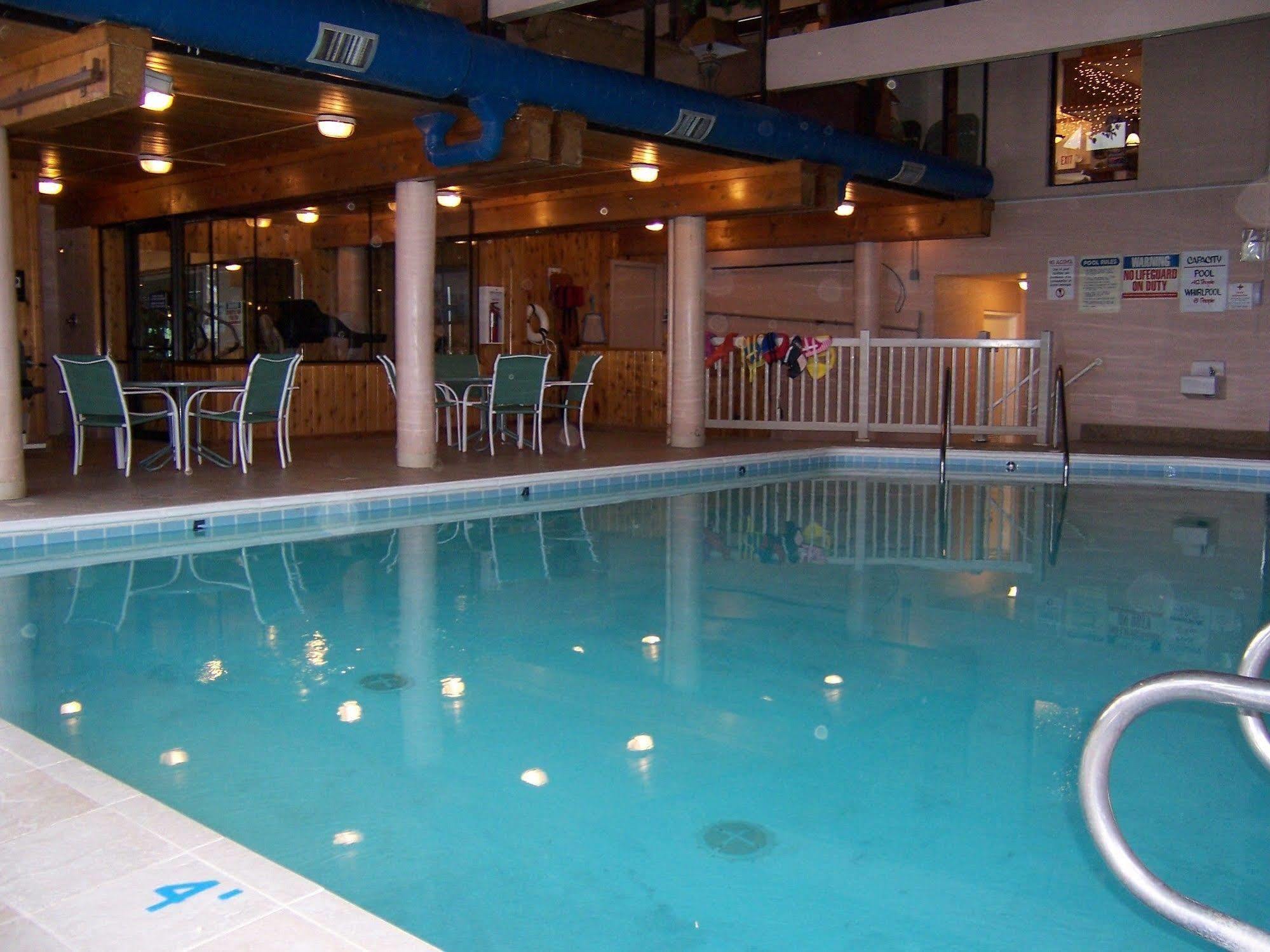 Pinestead Reef Resort Traverse City Exteriör bild