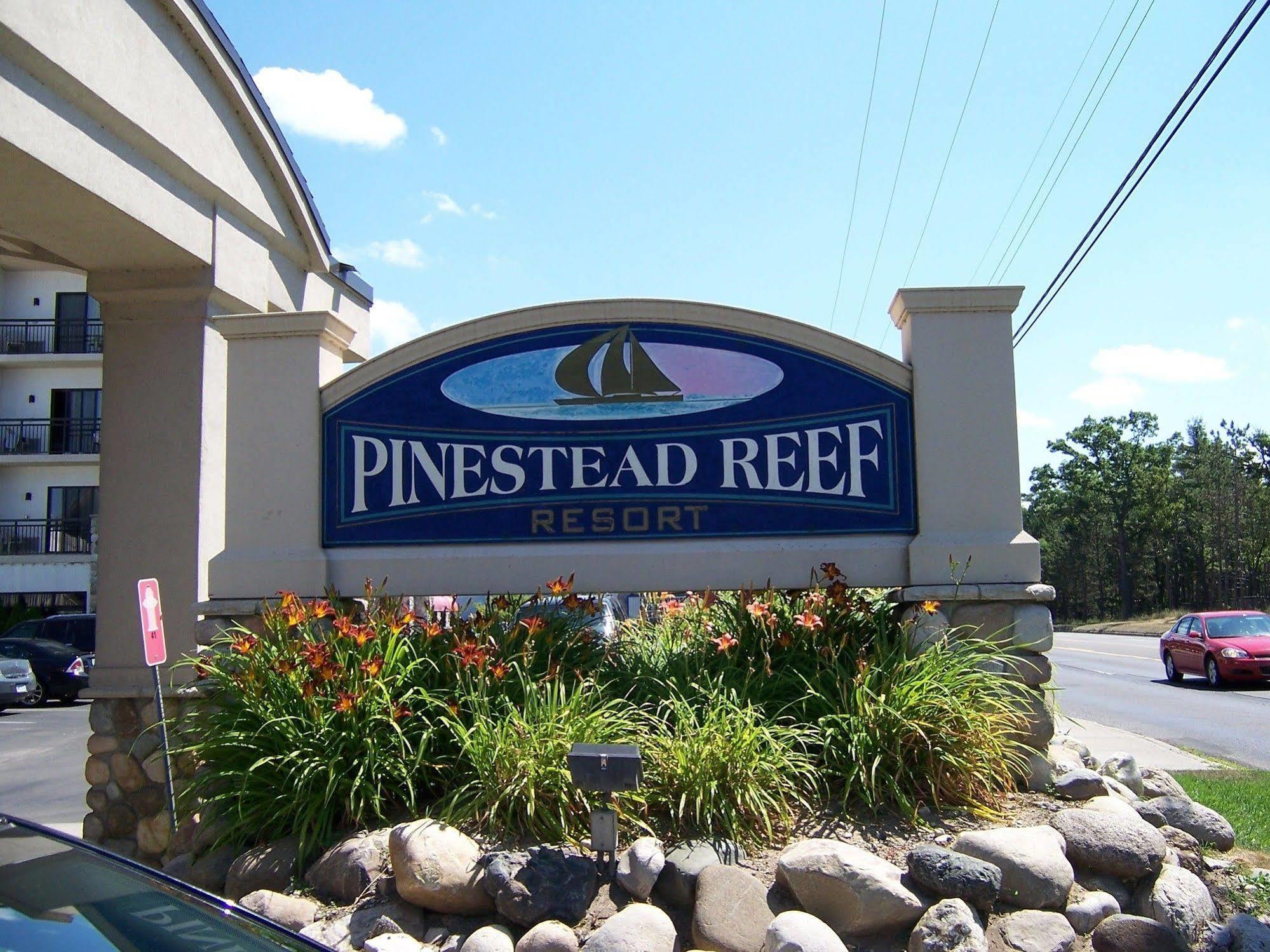 Pinestead Reef Resort Traverse City Exteriör bild